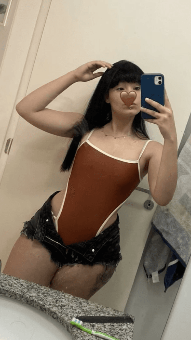 Rabuda branquinha batem muito e faça homenagem pra essa rabuda