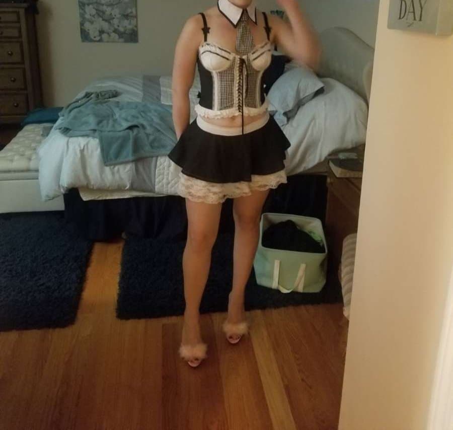 Love letting guys jerk to my wife ?