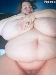 lexxxi-luxe-breast-smothering