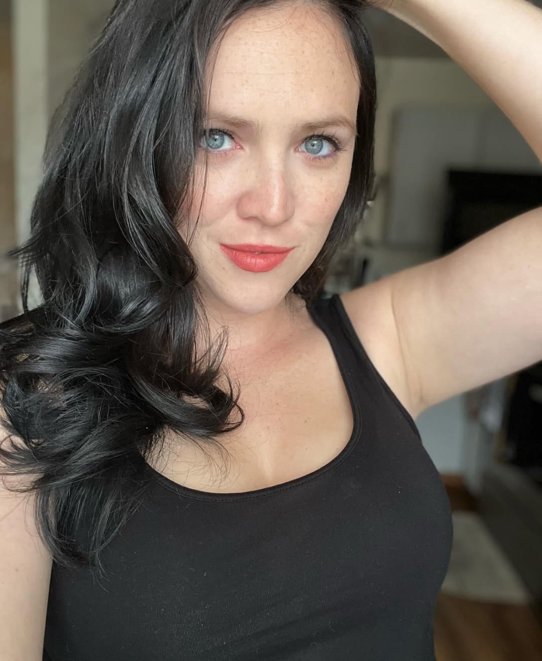 Click to view full size Slut Nurse wants to pull a train LeAkEd