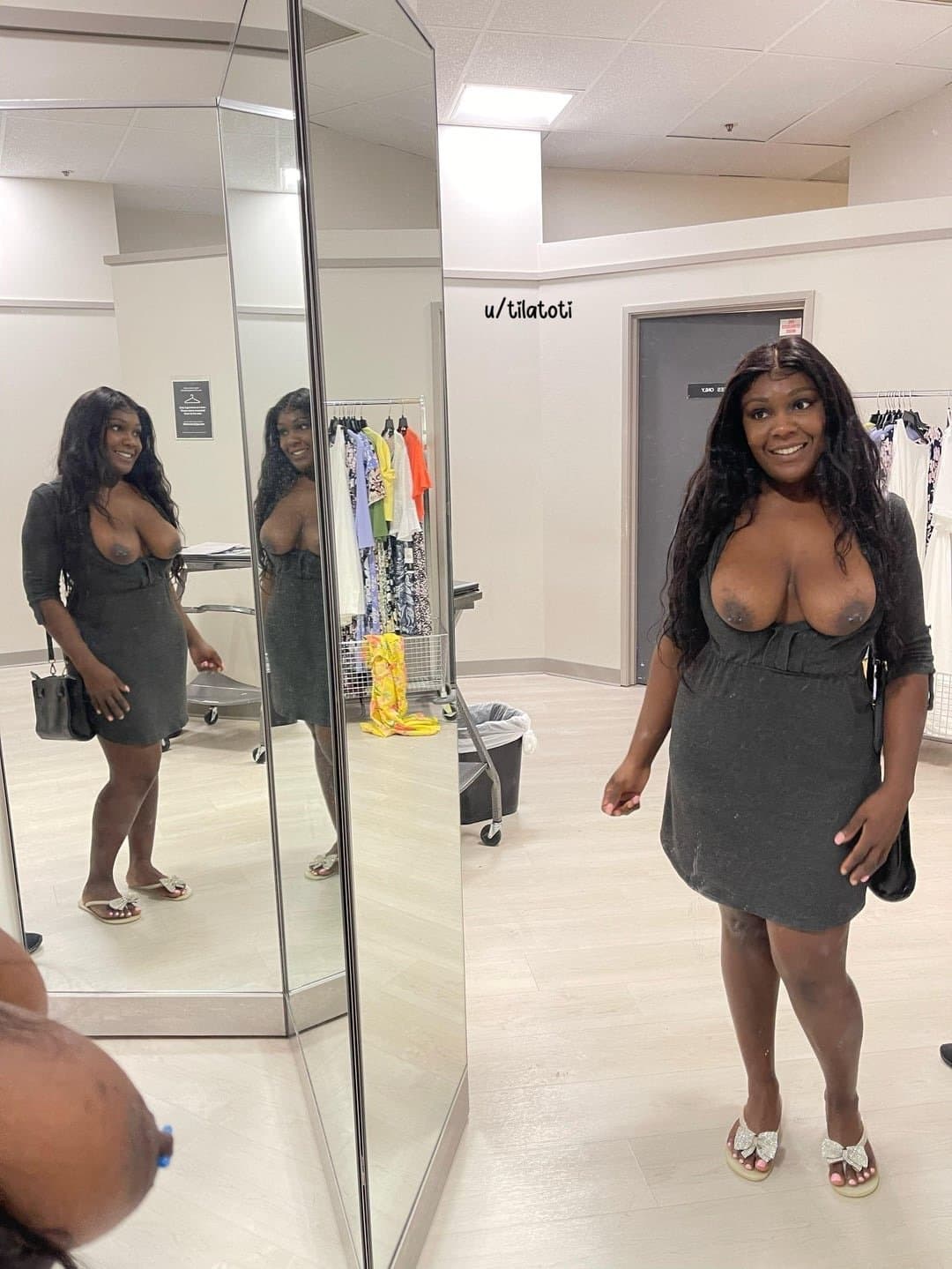 She DGAF Public Ebony Flashes Everything In Front Of Everyone Anytime ! ? ( Tila )