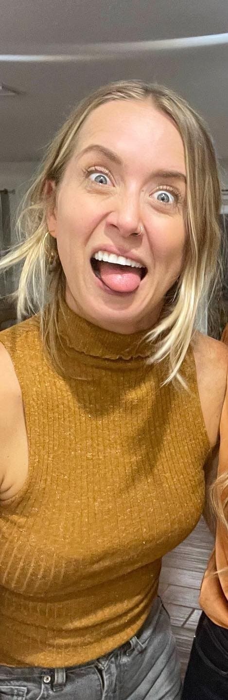 Skinny Milf Allie Wes