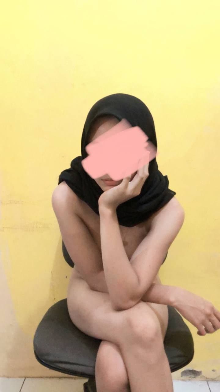 Viral indonesian girl photoshoot??