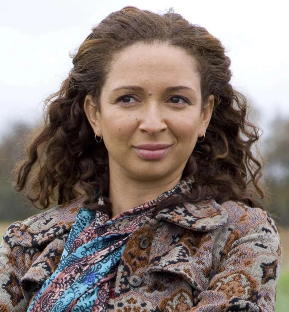Exotic biracial natural beauty  Maya Rudolph is an absolute stunner. Sexy freckles and sexy tits