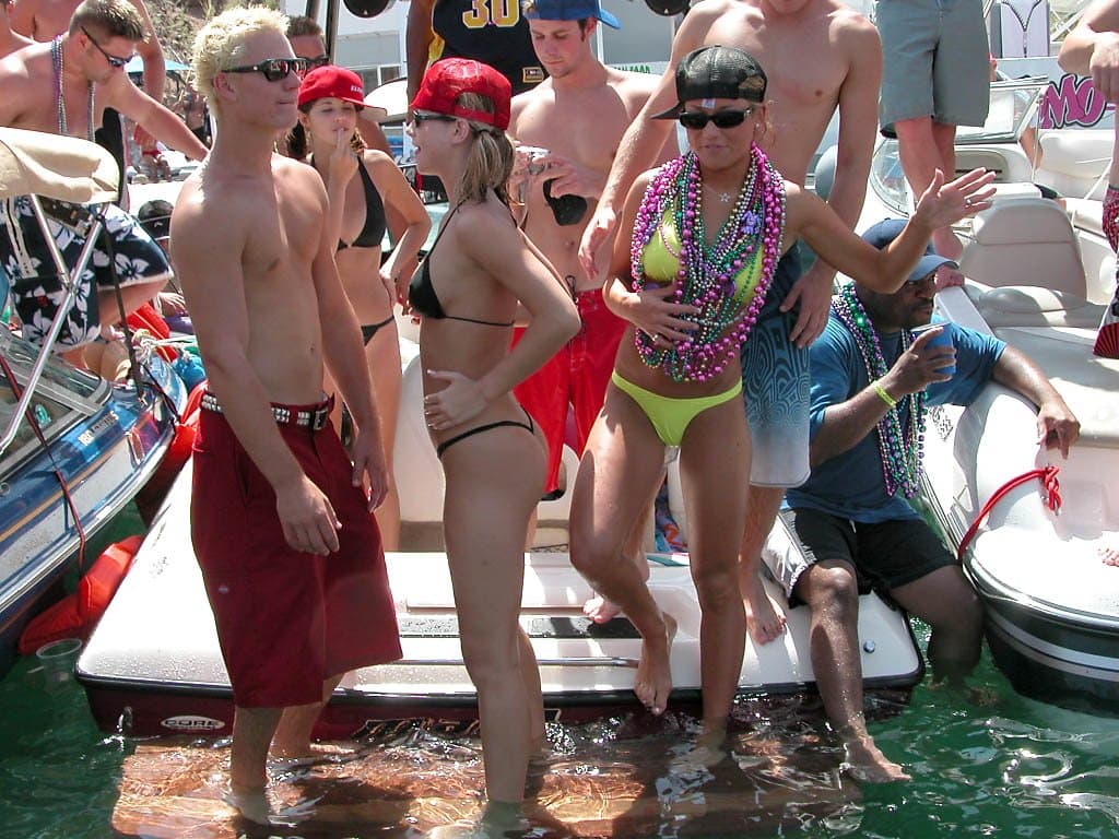 Click to view full size Unknown Hottie, Lake Havasu Memorial Day Weekend 2003 Pt. 2