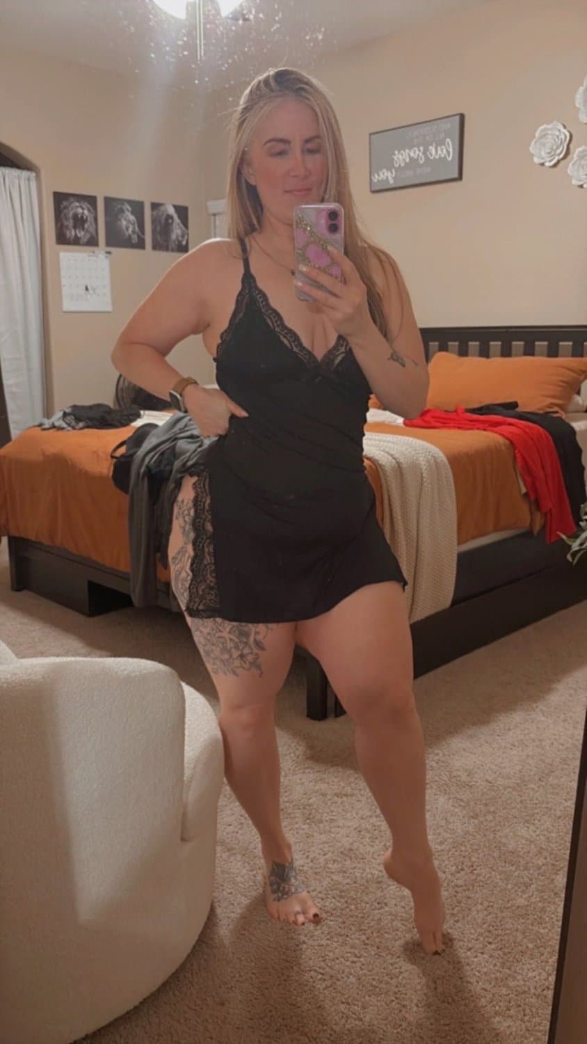 Candace 48 big ass blonde MILF