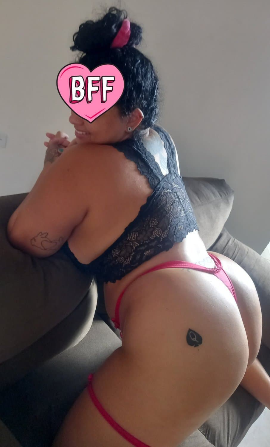 Esposa gordinha é mulher pra no mínimo dois comer gostoso....gostosa do rabo gostoso