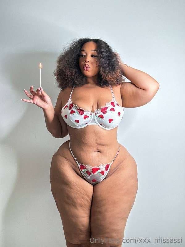 thick xxx_missassi SFW