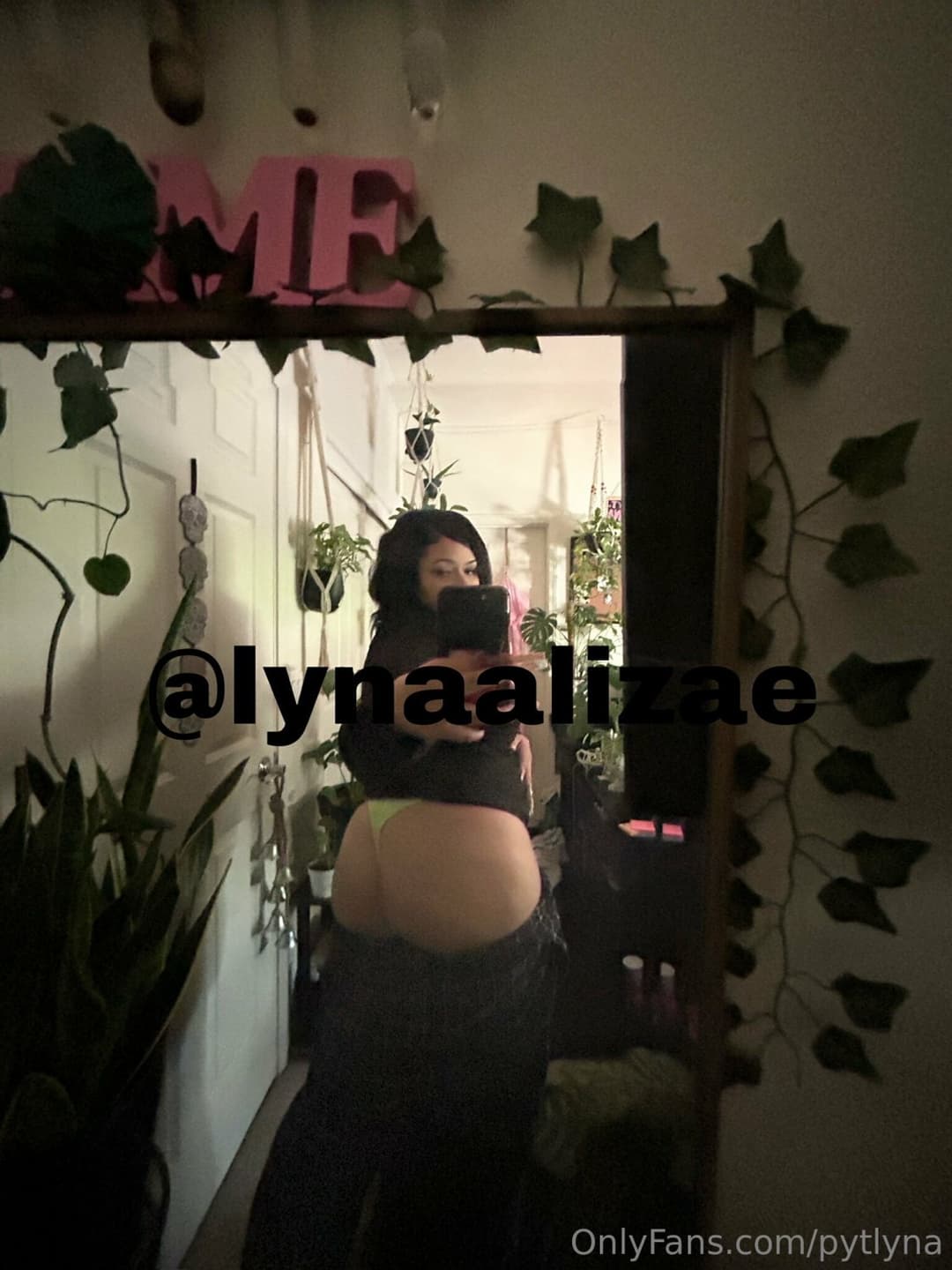 Click to view full size Phat ahh Latina lyna ??