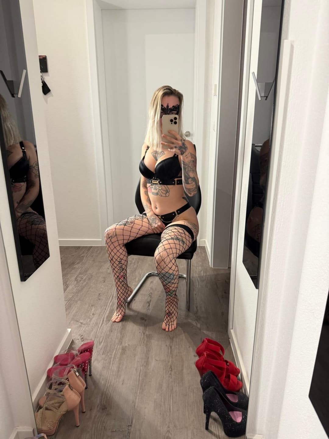 Click to view full size Neue Fotos nach meiner Unterwäsche-Shoppingtour! - von DirtyAddel auf MyDirtyHobby