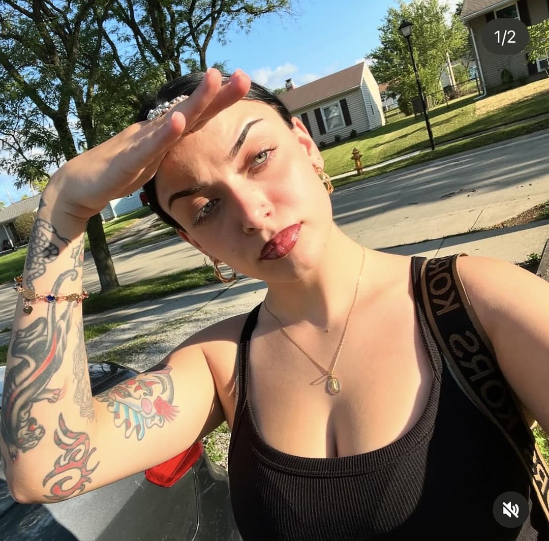 Perfect pussy babe Sampson Wegrecki masturbate (dildo & fingering)