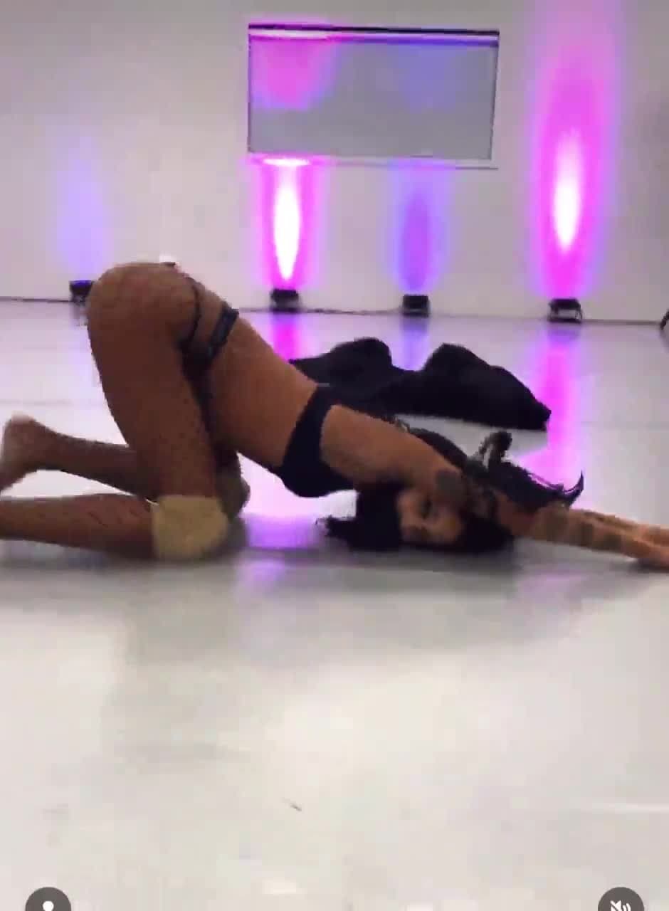 Rare ig thots in fishnet tights hit me for telegram