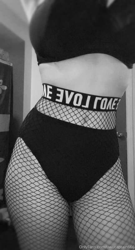 Uwucaptain666 pics that make ur dong explode (3)