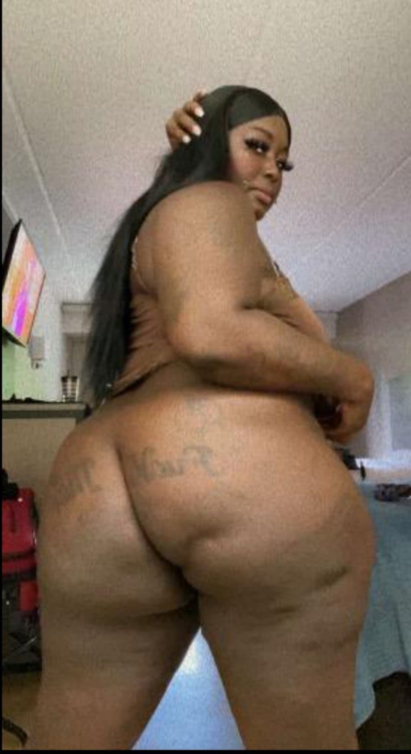 A 304 from around the way,she loves the taste of nut and loves for tities to be sprayed with cum