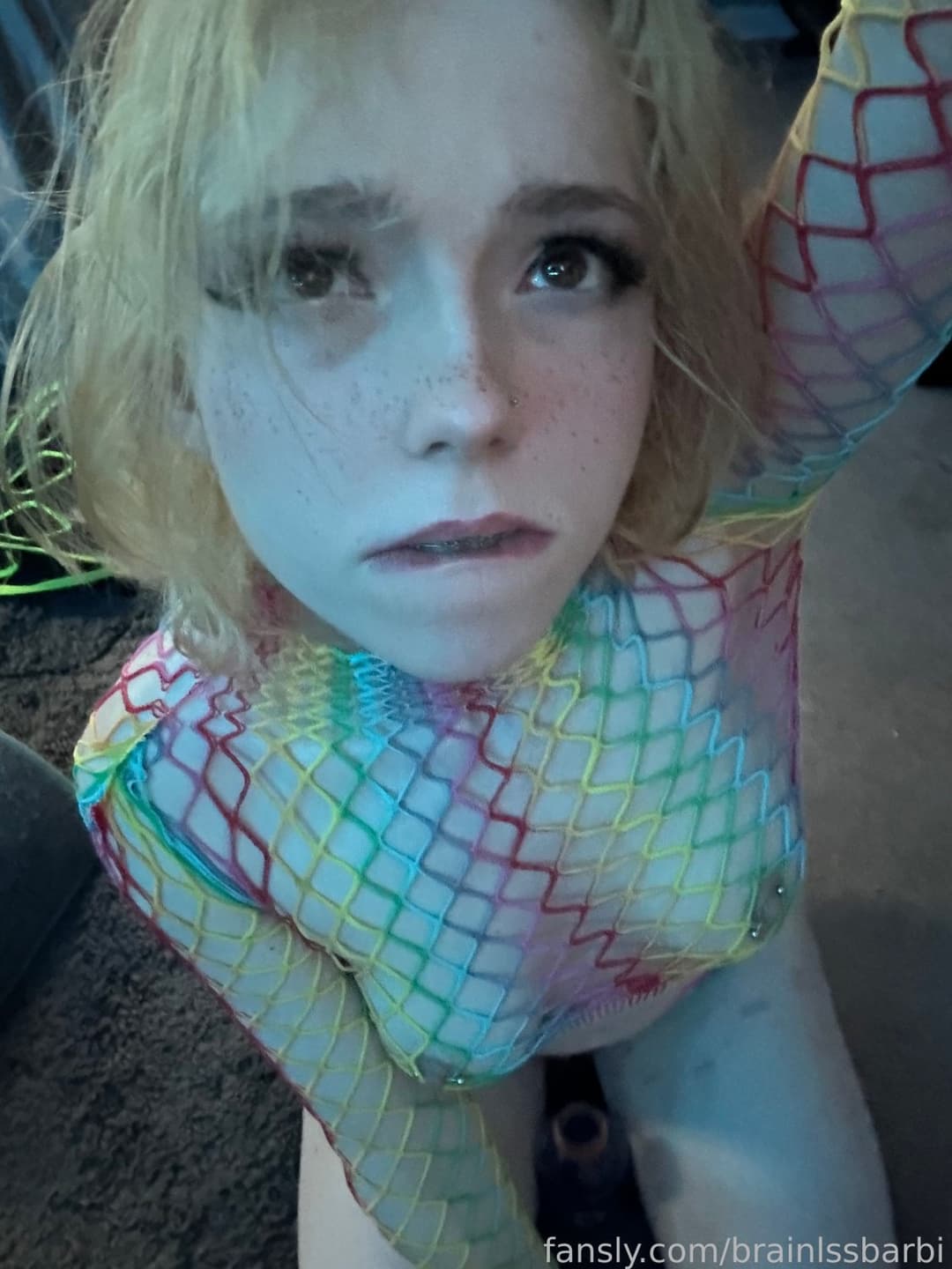 Braces bimbo slut shows feet