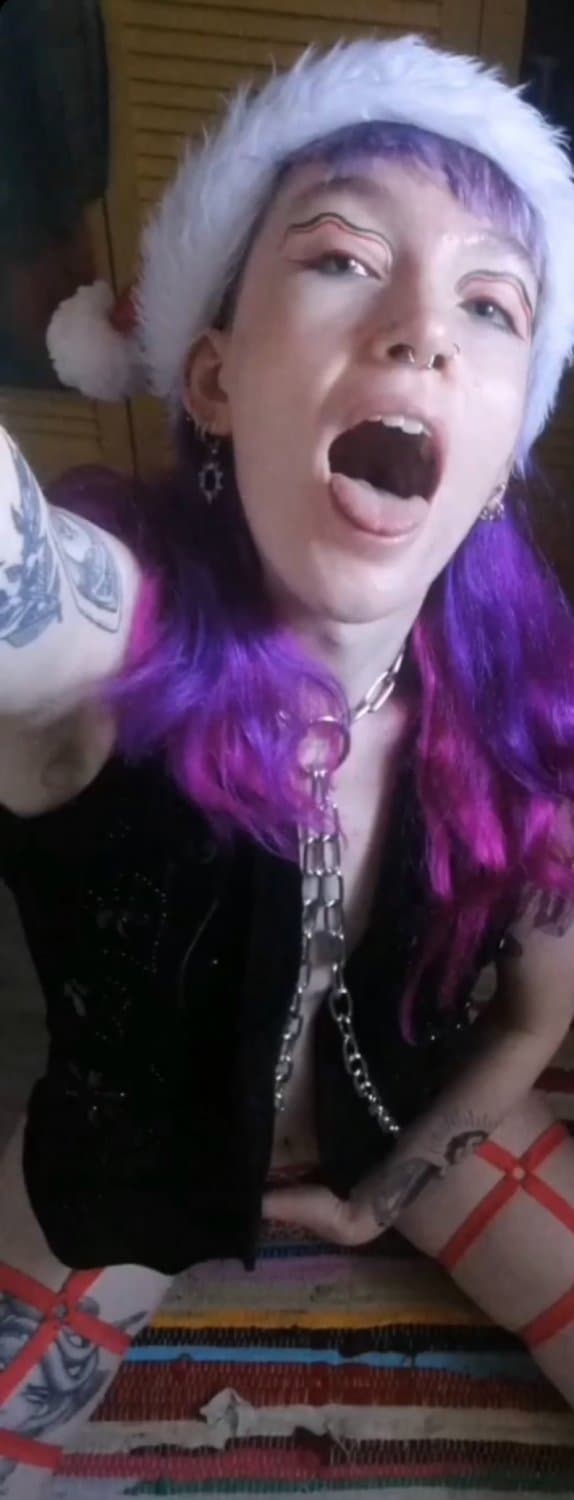 Kinky nonbinary pole dancer
