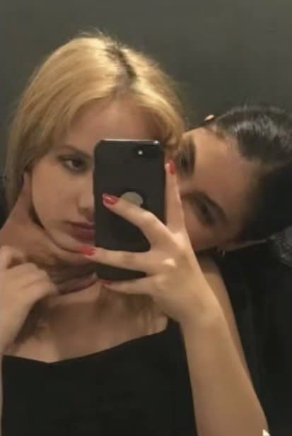 Sasha y su novia Lesbian kisses