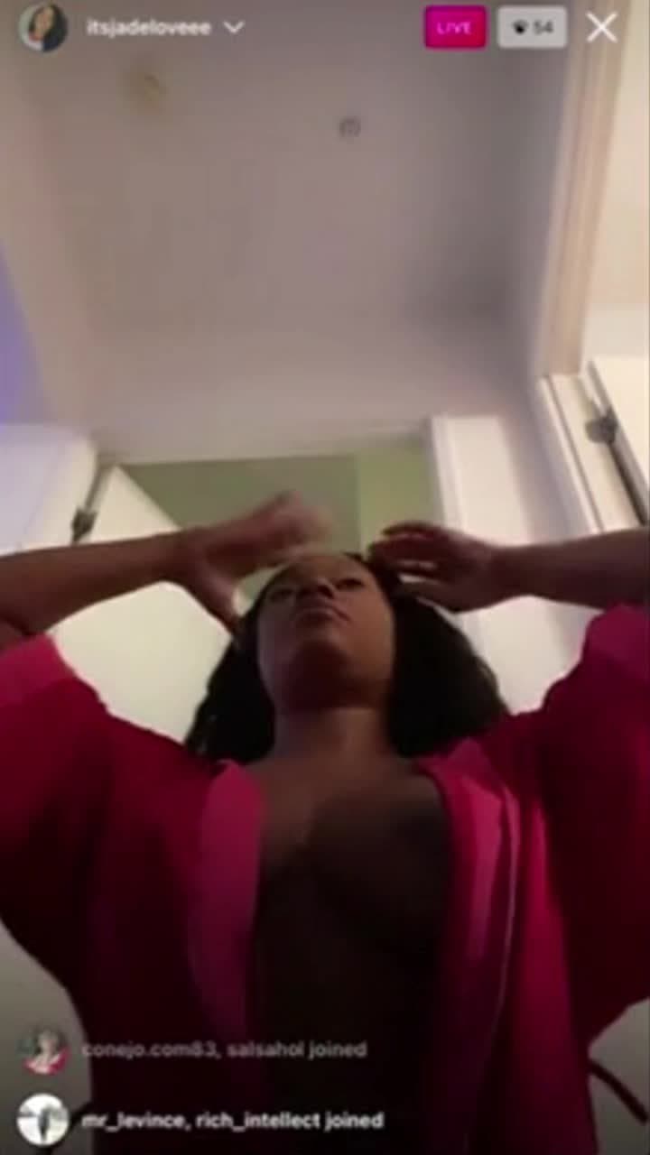 Click to view full size CELEBRITIES Nipple Slip IG Live (Cardi B, Halle Bailey, Megan Thee Stallion...)