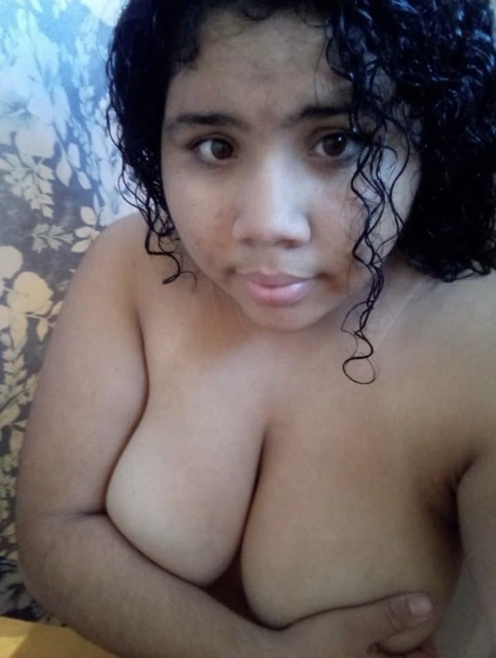 Elisette Ramirez flashes her huge massive tits