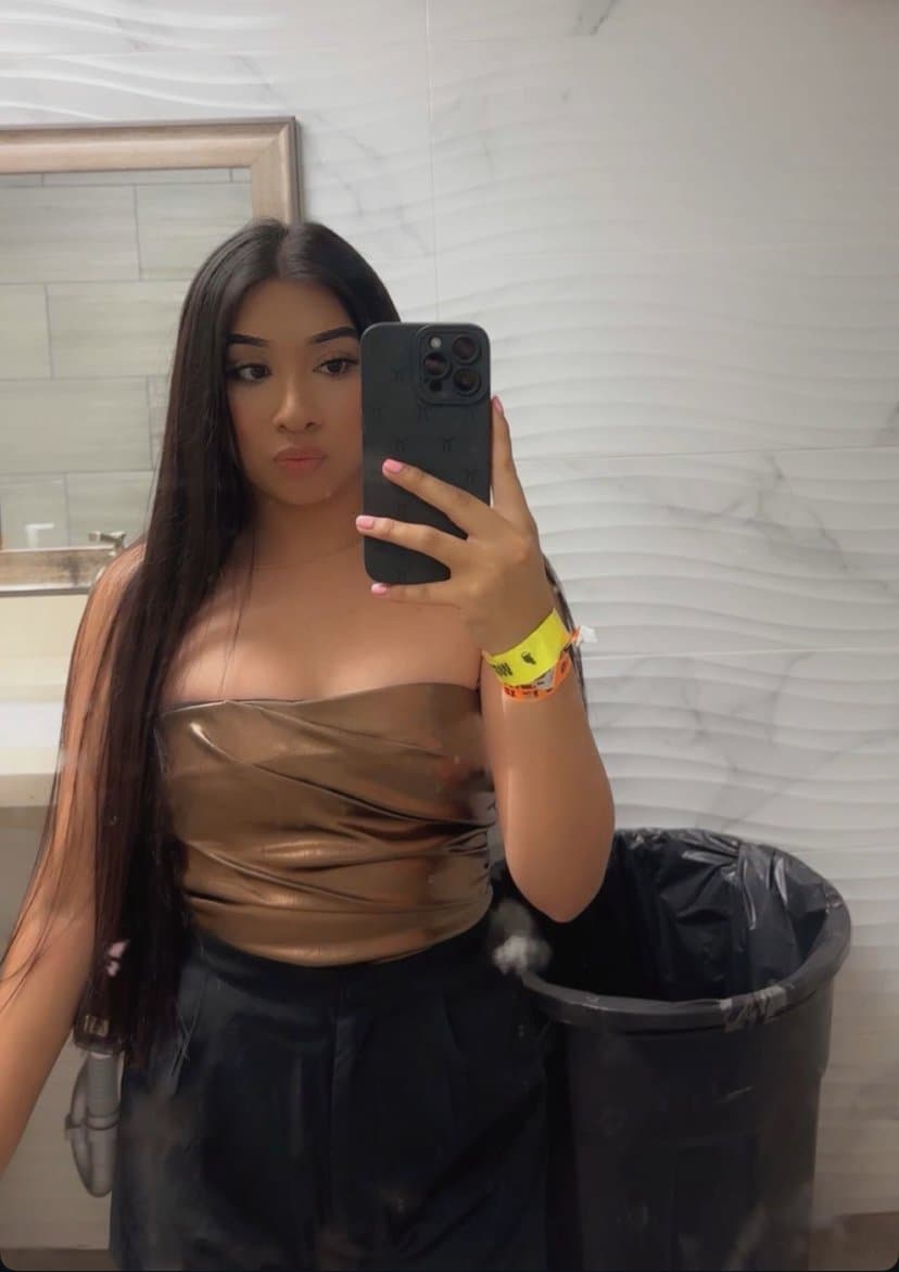 Click to view full size Father wants opinions on his slutty dau jenny Kik Froggy_._13