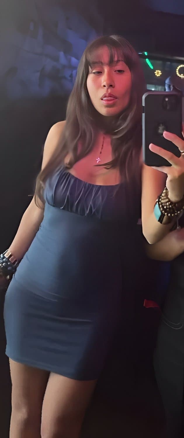 Cocksleeve gabbie showing herself off