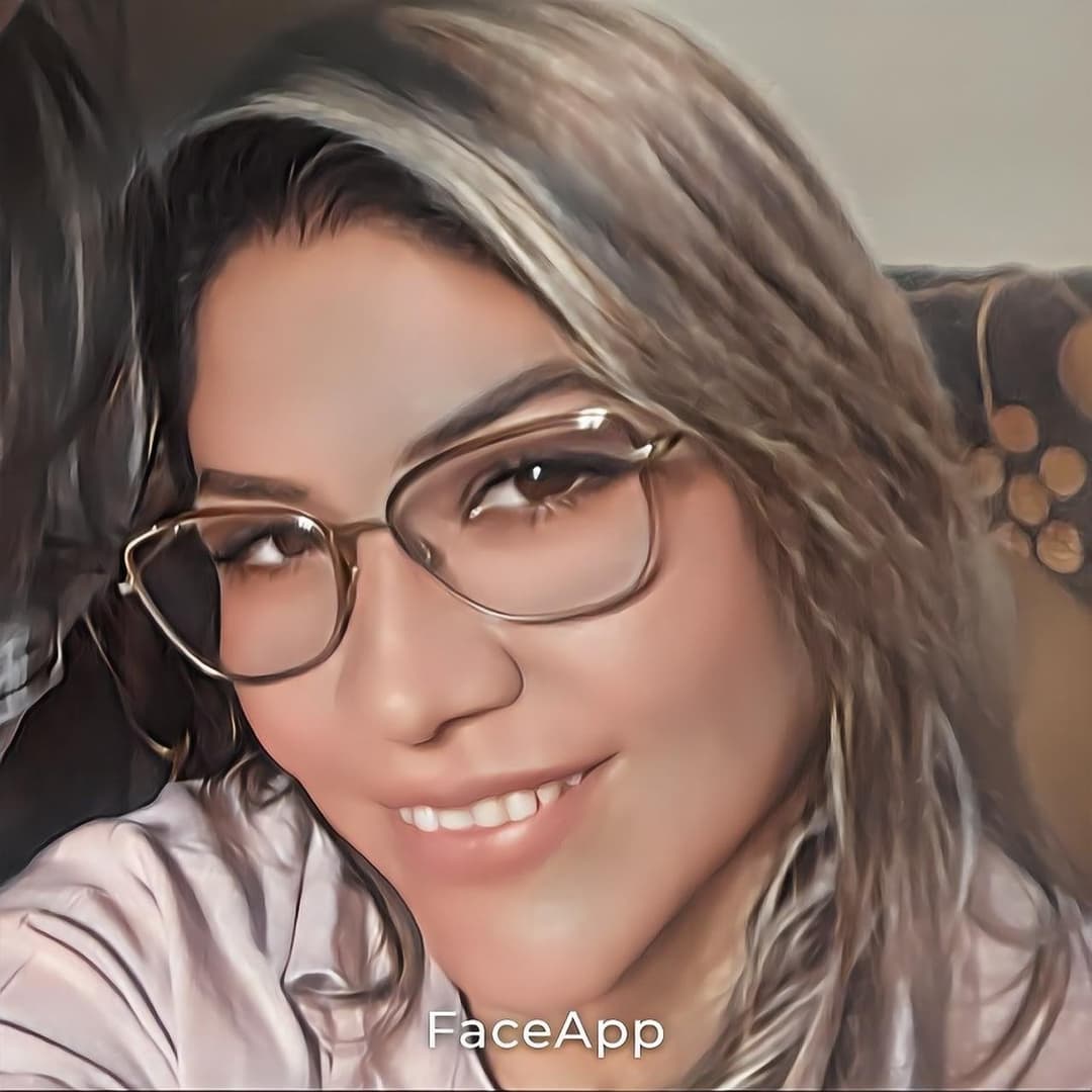 VICTORIA ROMERO UNA MILF SUPER GUAPA Y CON ENORMES TETAS PARA CHUPAR TODO EL DIA. DISFRUTEN