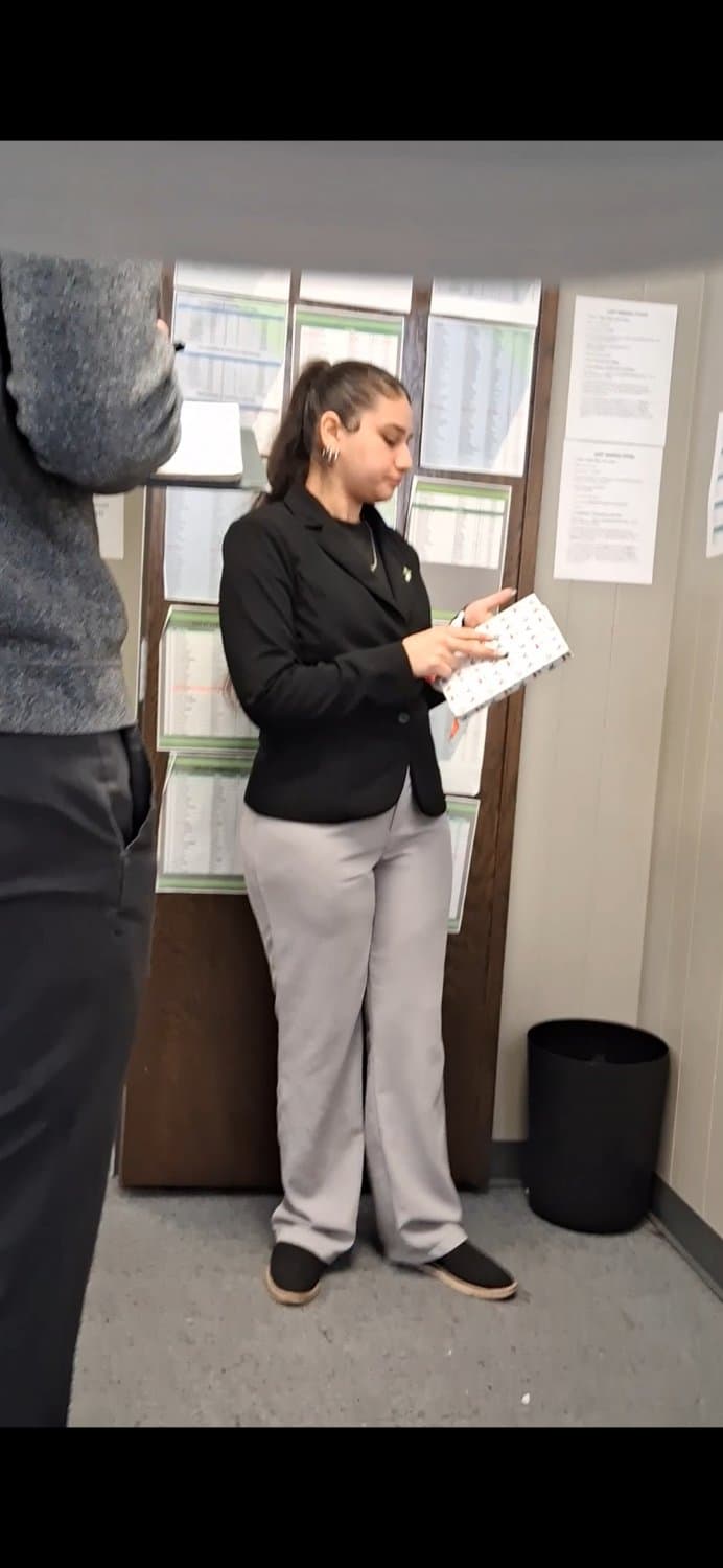 Who wants to fuck my secretary