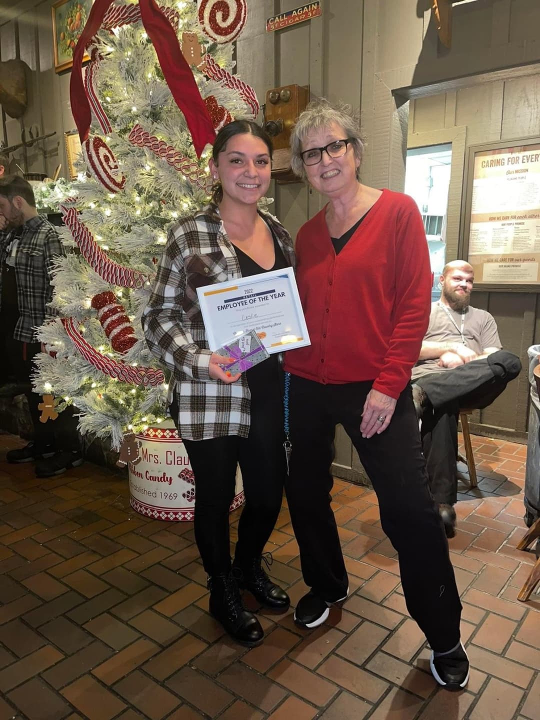 Cheating 19yo spic Leslie doing the beaner bounce