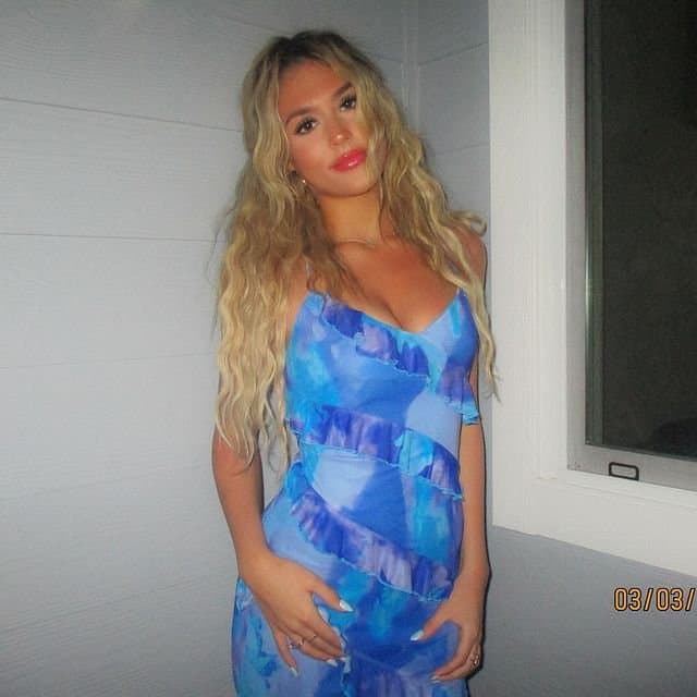 Isabella the slut kik:stephenward217 for more of this piece of ass