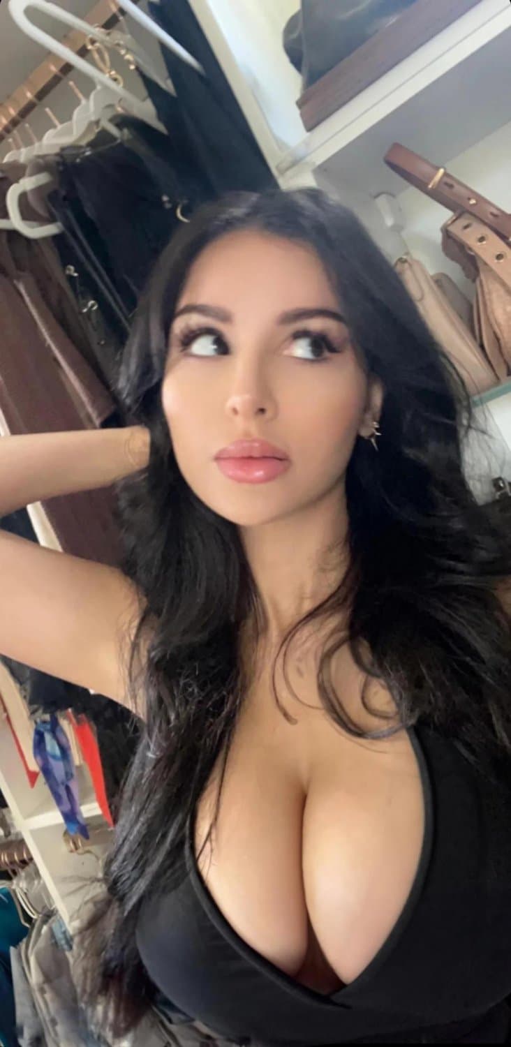 Streamer and celeb jerk off encouragement. Who are some other sluts who want you to jerk off