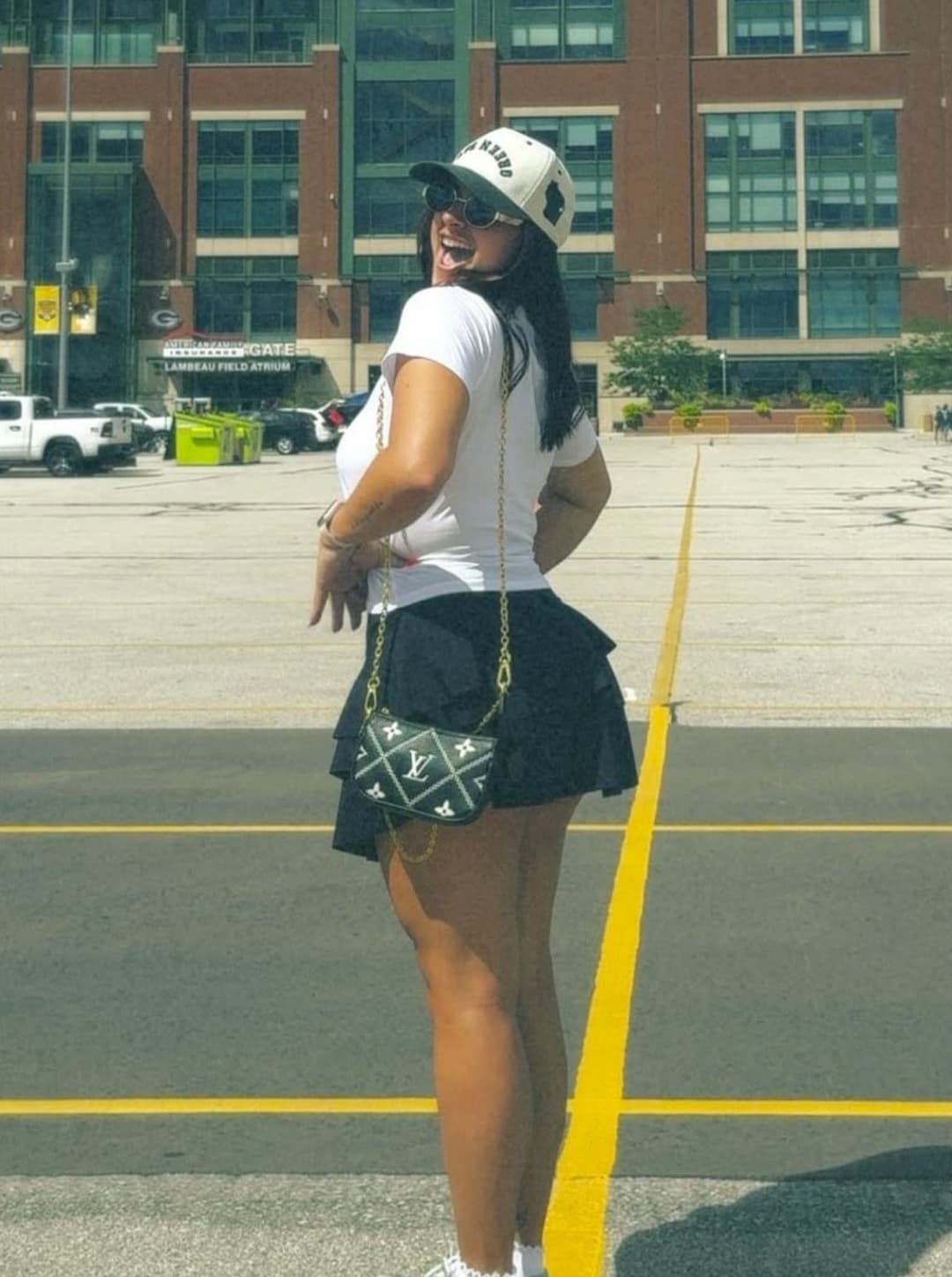 Go Pack Go! First dub of the season calls for a WI whore w big tits & a fat ass