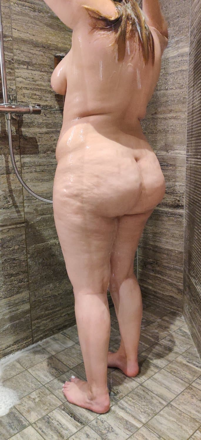 Shower Voyeur Fat Ass Chubby PAWG