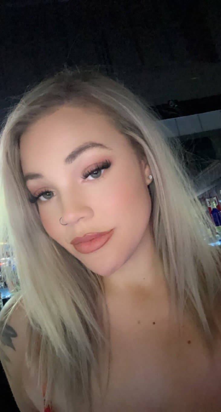 Thick Lightskin Desirea