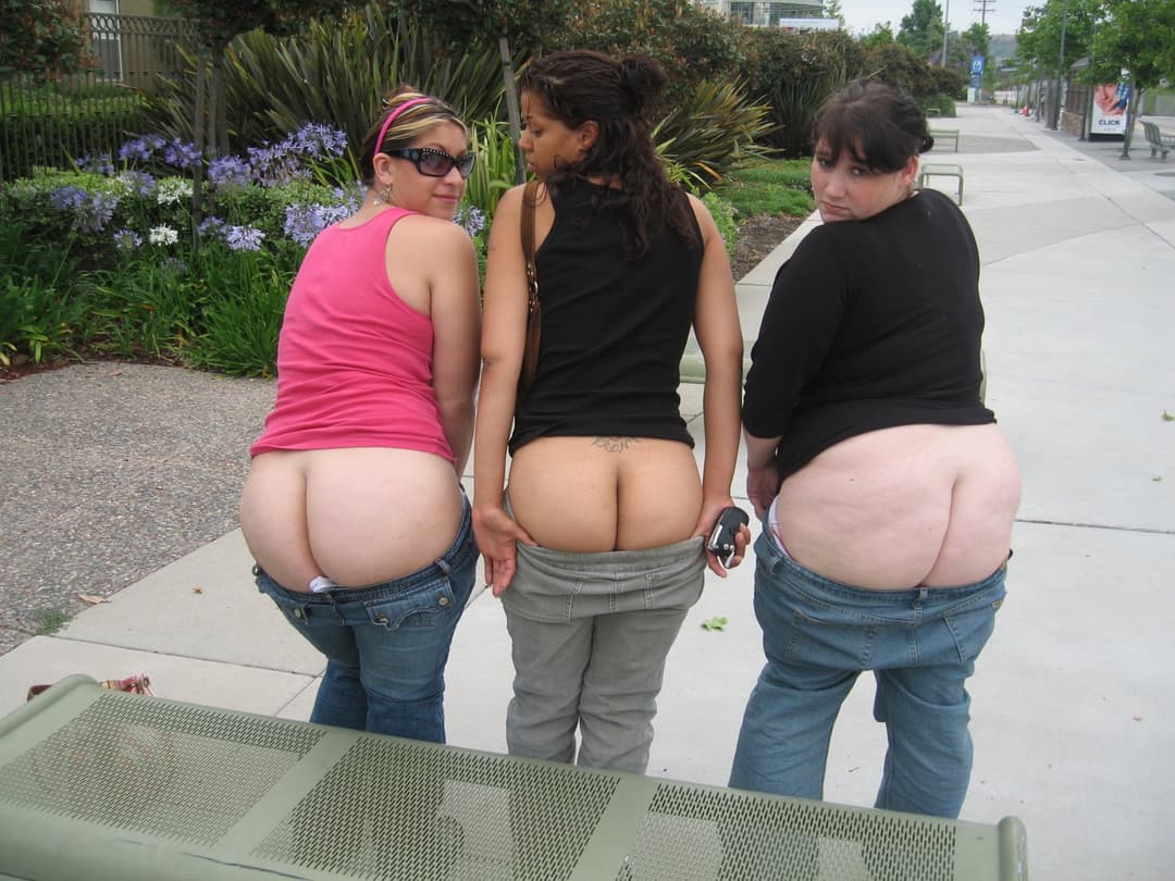 Friends group mooning around San Diego