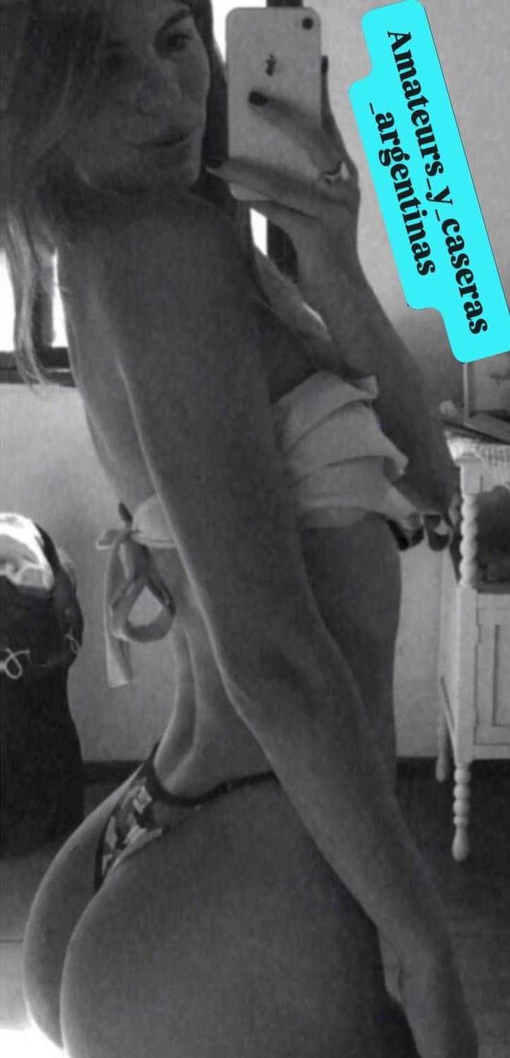 Bien, nada. Los dejo con la rosarina esta y tremendo ojete. S0f1 m4nin0. Esta herniada la hdp!!!3