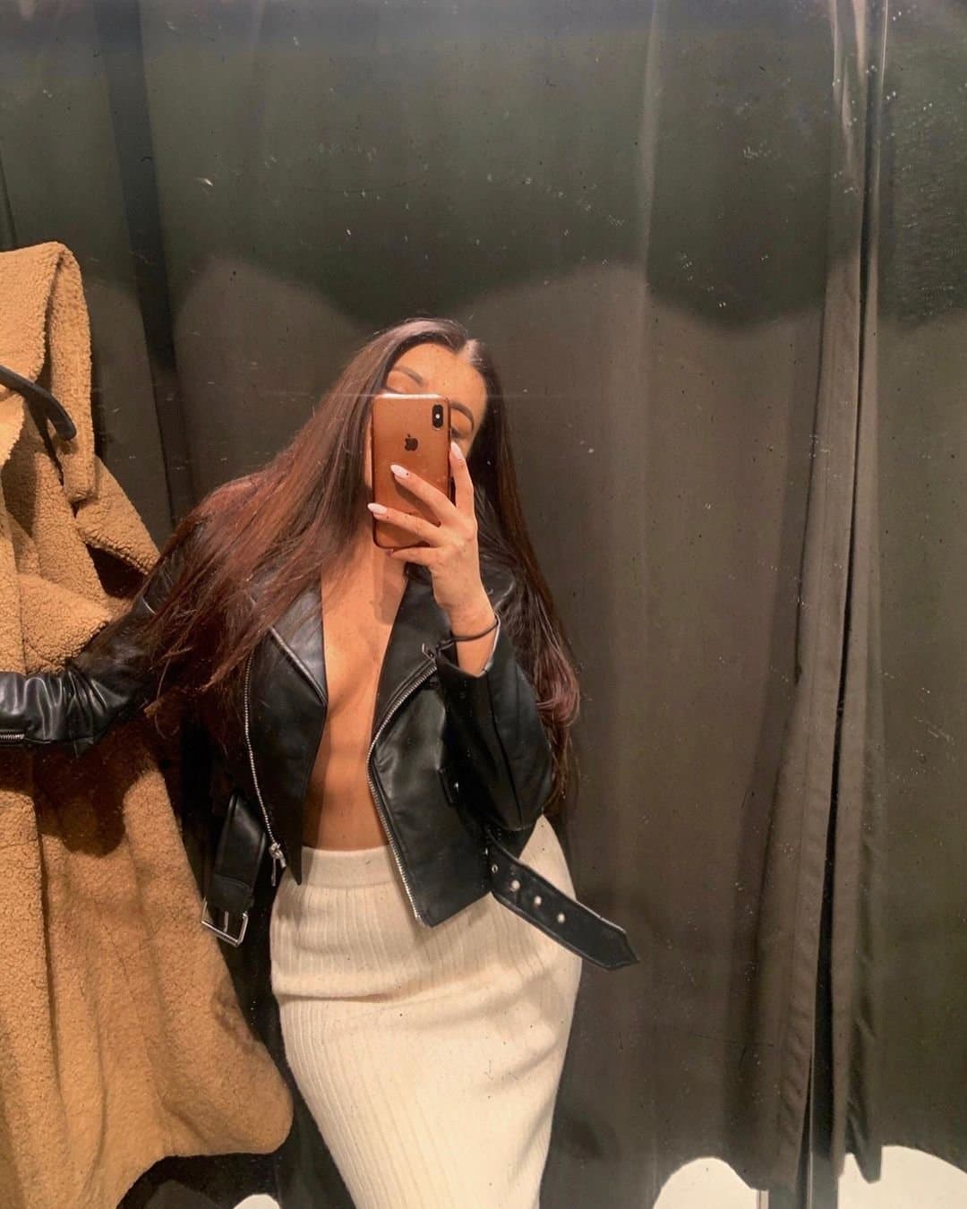 Luxury rich brunette hoe