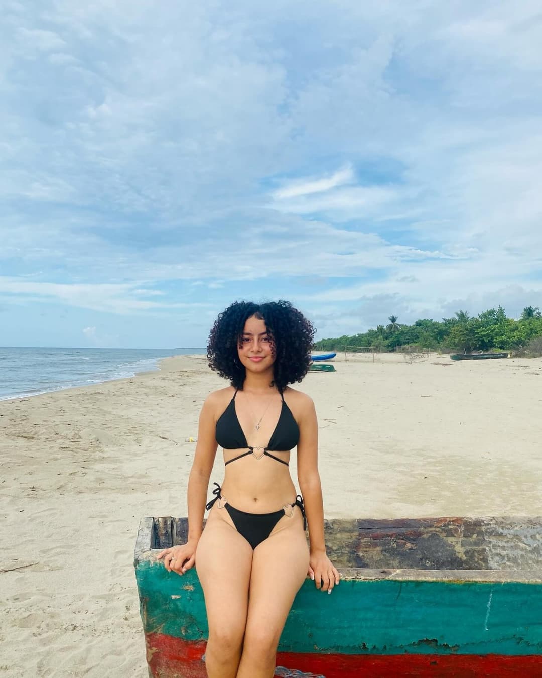 2 PUTAS MORENAS EN BIKINI (DIA 5) 1 DIA 1 PUTA HASTA ENCONTRAR A YADIRA