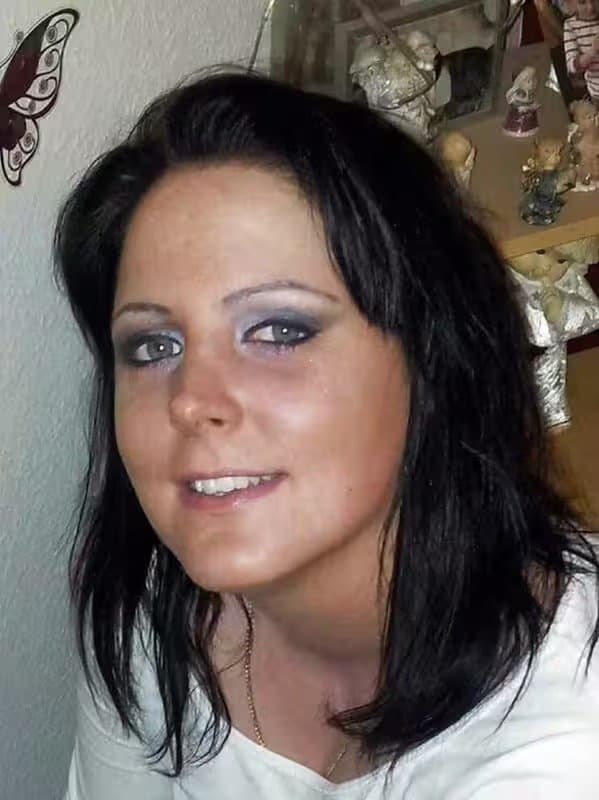 Jessica from Germany - GF who does like to take her clothes off