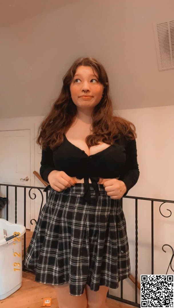 Kaylee - 23yo Big Tits (Non-nude)