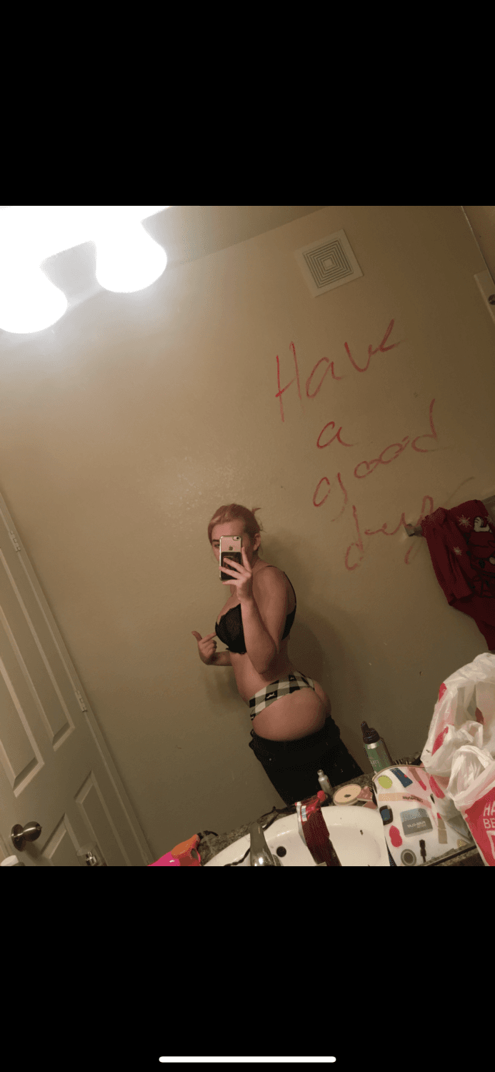 Discord slut didn’t realize she posted her nudes in a public channel