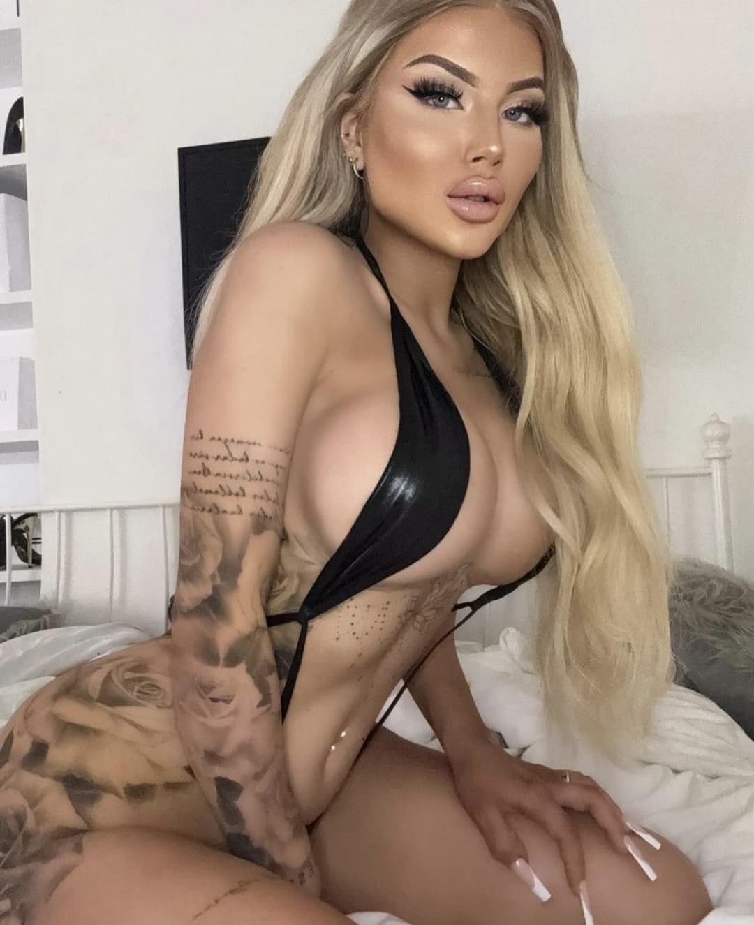 Big fake tits big fake lips German silicone bimbo long nails tongue piercing escort #13