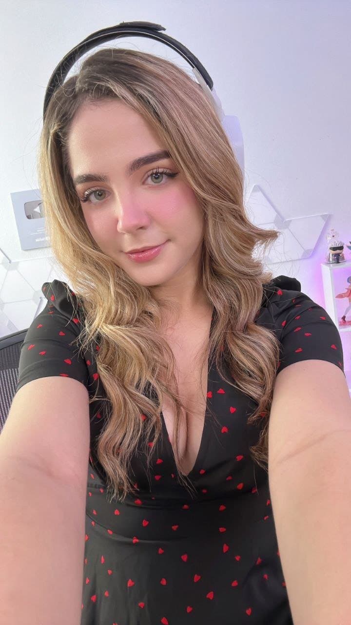 Streamers Latinas - twitch, kick, etc