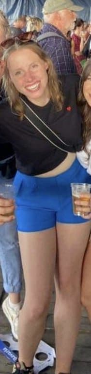 Lets perv and wank to my nerdy classmate/bestfriend anouk or to her twin sister sanne with no limits