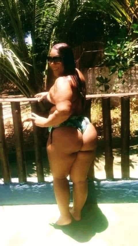 Pensa numa gordinha muito gostosa