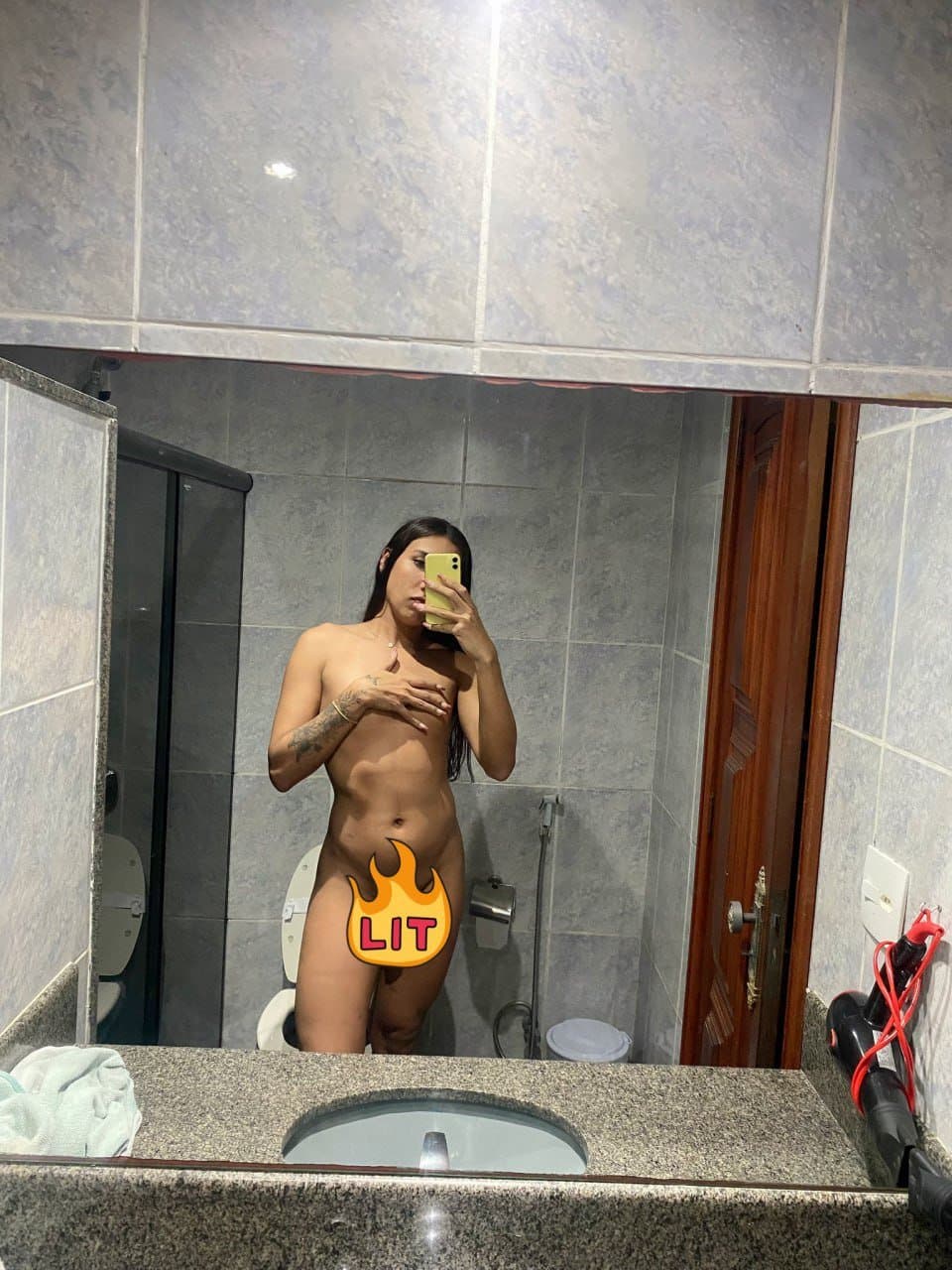 Fudendo com o professor da academia na pele