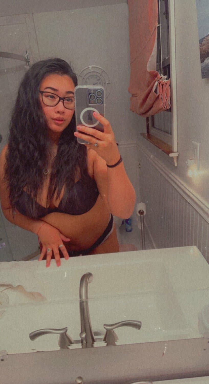 Melody starts to becomes a webslut