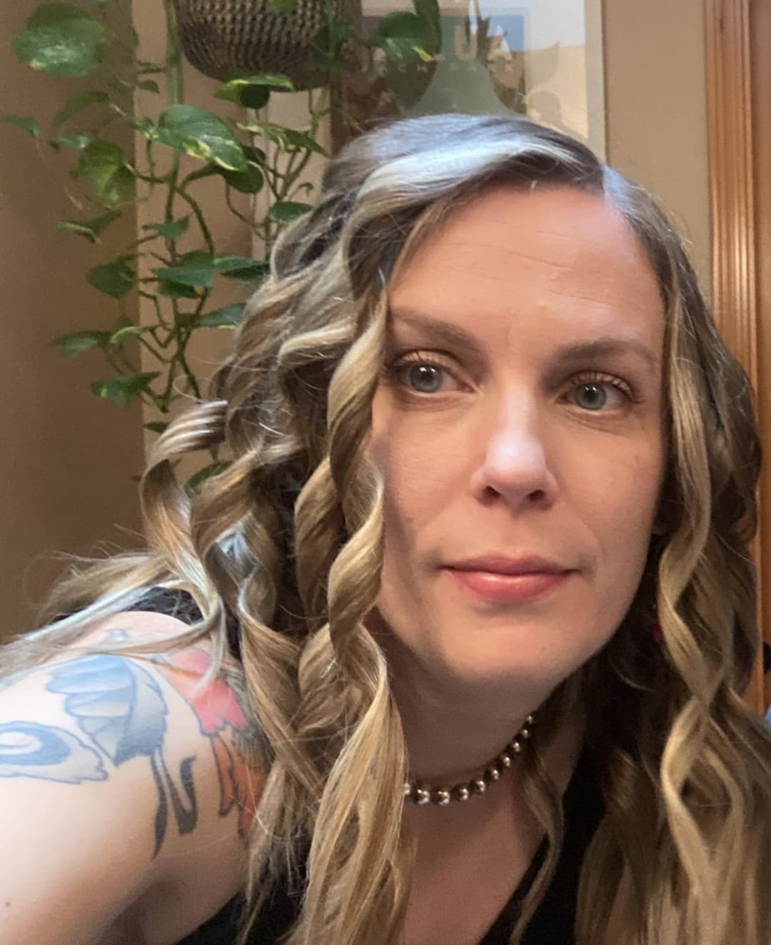 Amazing FanSub,Julie,stunning blonde