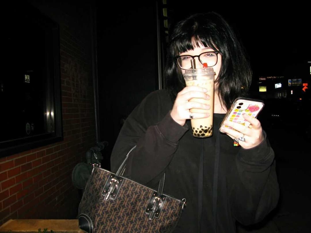 nerdy chubby glasses girl