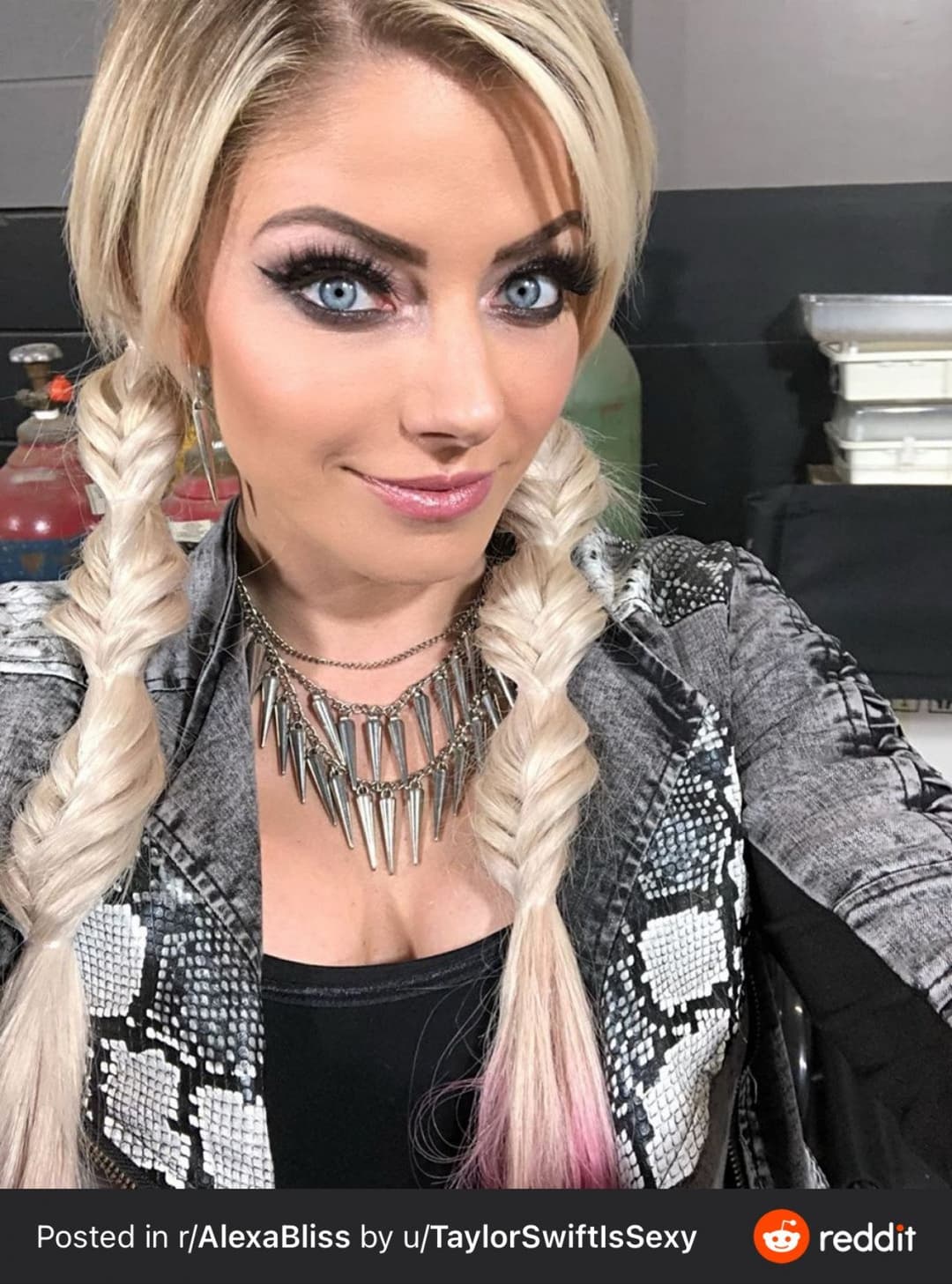 Alexa bliss la troia della wwe