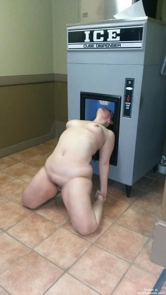 Click to view full size Girls in the Hall #6